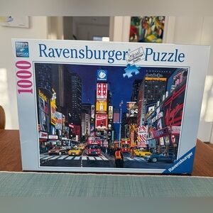 Ravensburger Premium Puzzle: Colorful Times Square 1000 Piece